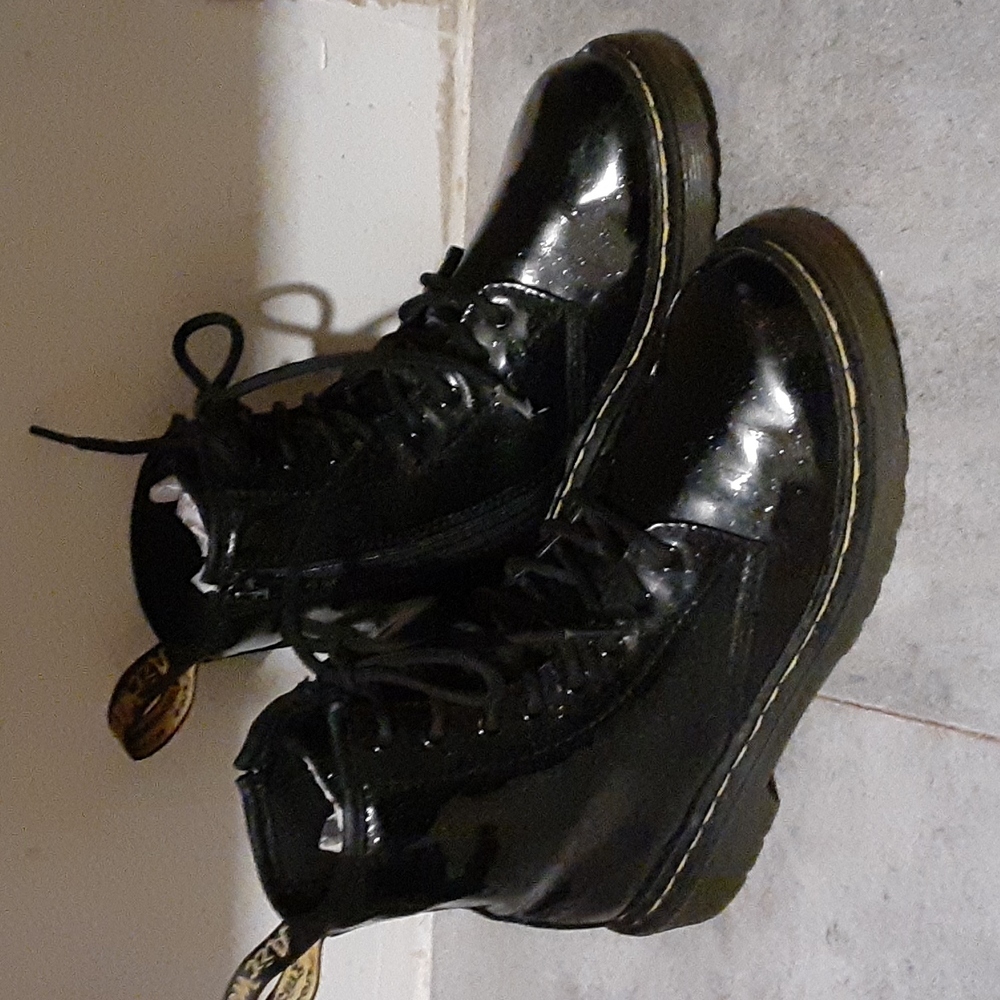 Dr  MARTENS  boots  size  2  nina - Picture 3 of 8